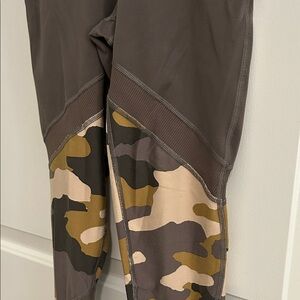 OFFLINE by Aerie Brown Camo Leggings